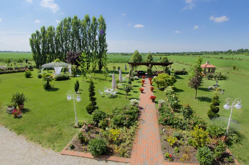 Millefiori La Corte Delle Rose Rovigo Quarto foto